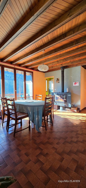 Maison - 267 m² - 7 pièces