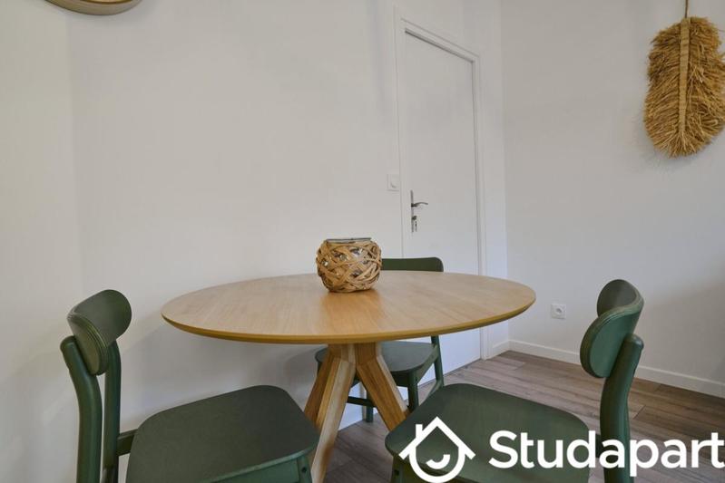 Chambre - 11 m² - 1 pièce