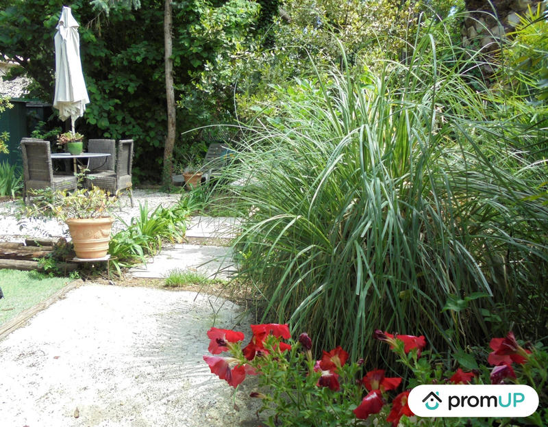 Maison - 300 m² - 12 pièces