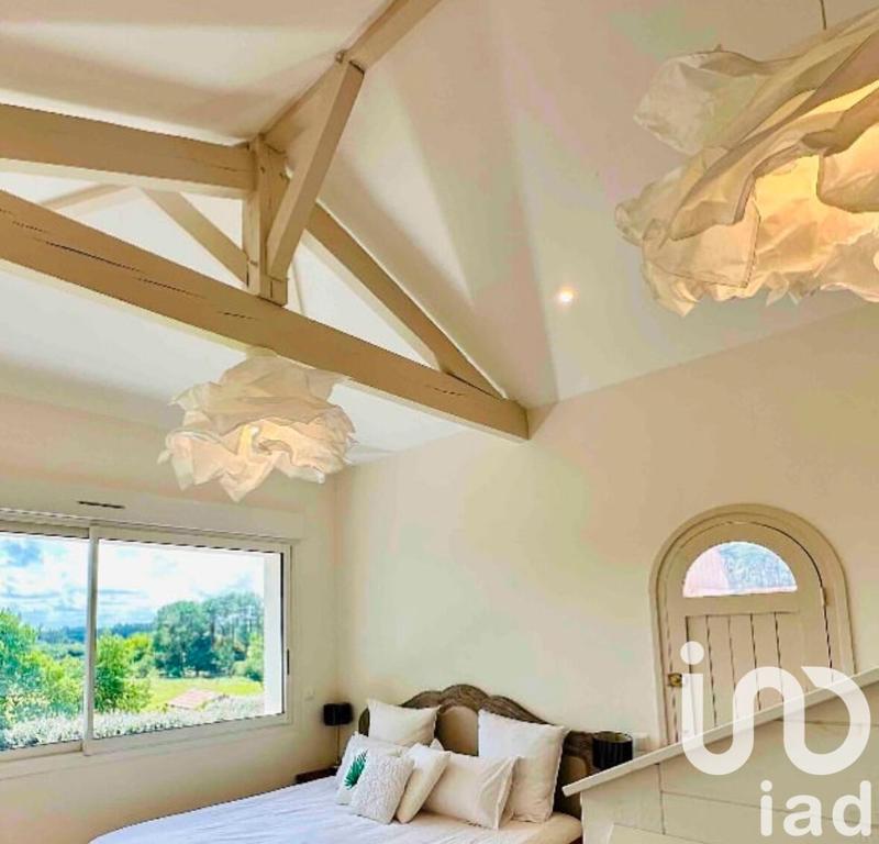 Maison - 263 m² - 8 pièces