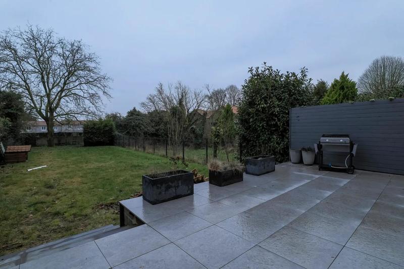 Maison - 190 m² - 8 pièces