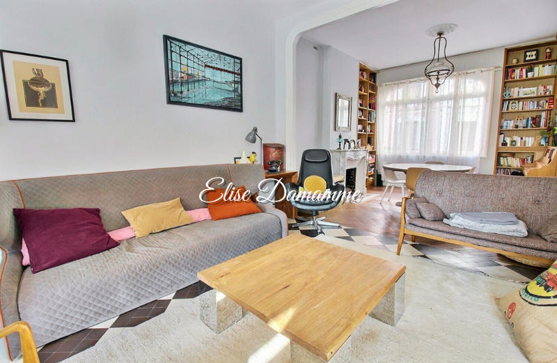 Maison - 227 m² - 8 pièces