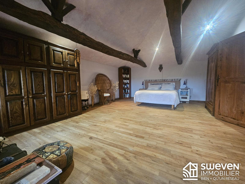 Maison ancienne - 210 m² - 6 pièces