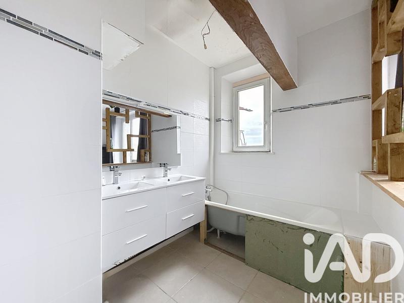 Maison - 97 m² - 5 pièces