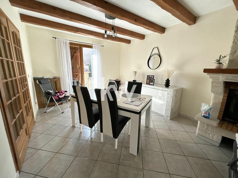 Maison - 318 m² - 7 pièces
