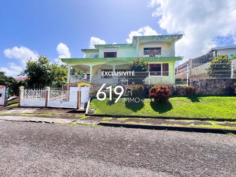 Maison - 180 m² - 7 pièces