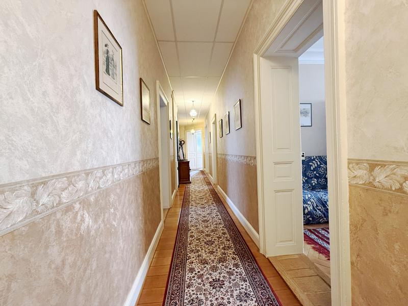 Appartement - 147 m² - 6 pièces