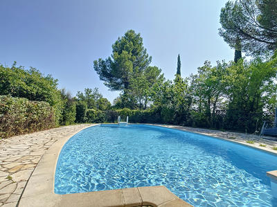 Maison - 200 m² - 7 pièces