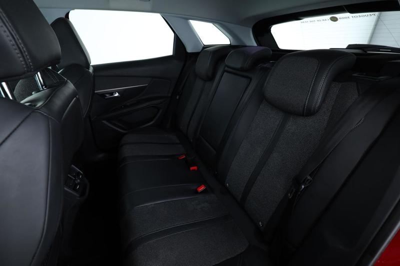 Peugeot 3008 1.6 Blue-HDi Allure Eat6 120 ch