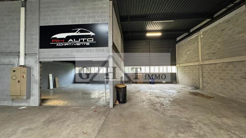 Entrepôt - 620 m²
