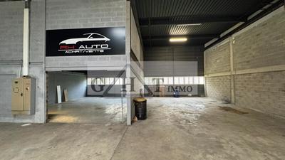 Entrepôt - 620 m²
