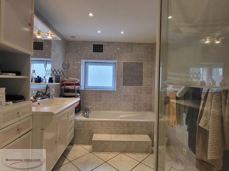 Propriété - 210 m² - 7 pièces