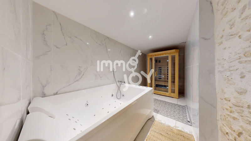 Maison - 175 m² - 5 pièces