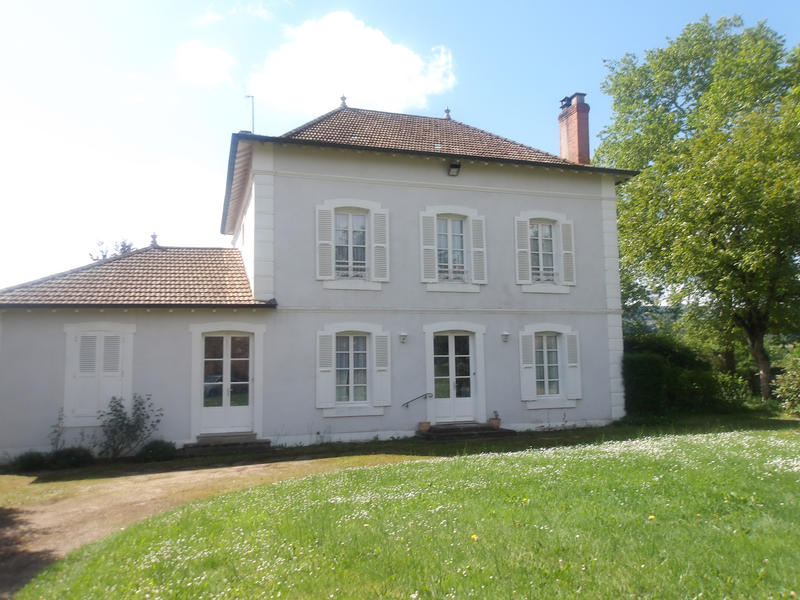 Propriété - 250 m² - 12 pièces