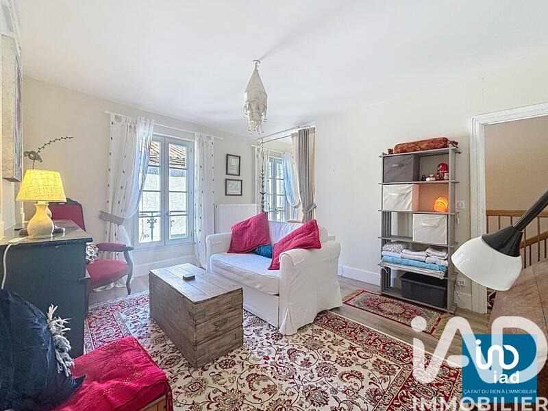 Maison - 220 m² - 10 pièces