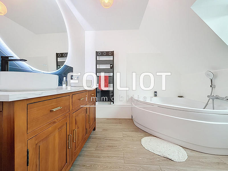 Maison - 156 m² - 6 pièces