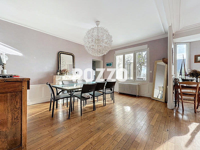 Maison - 240 m² - 9 pièces