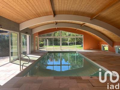 Maison - 244 m² - 8 pièces