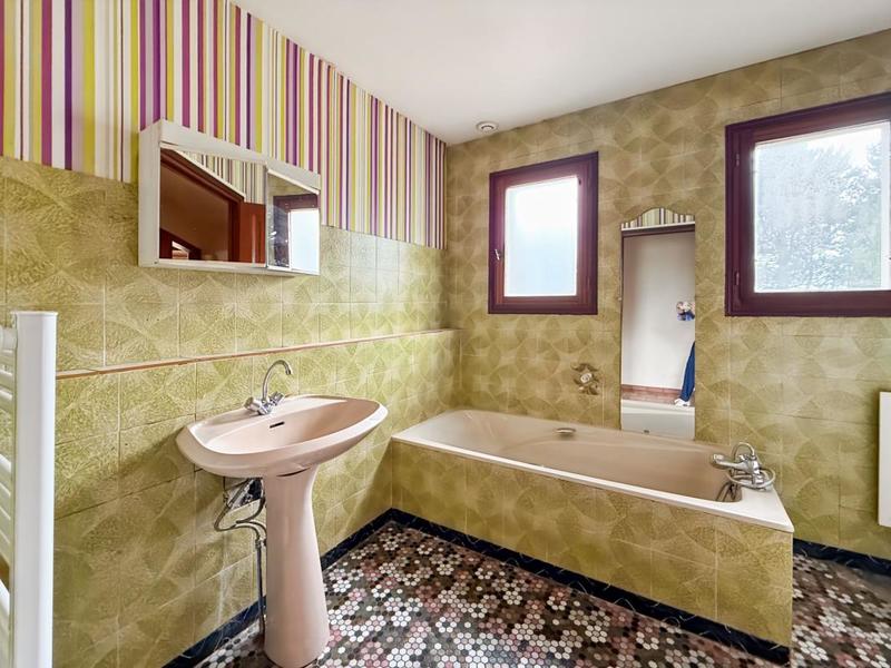 Maison - 215 m² - 6 pièces