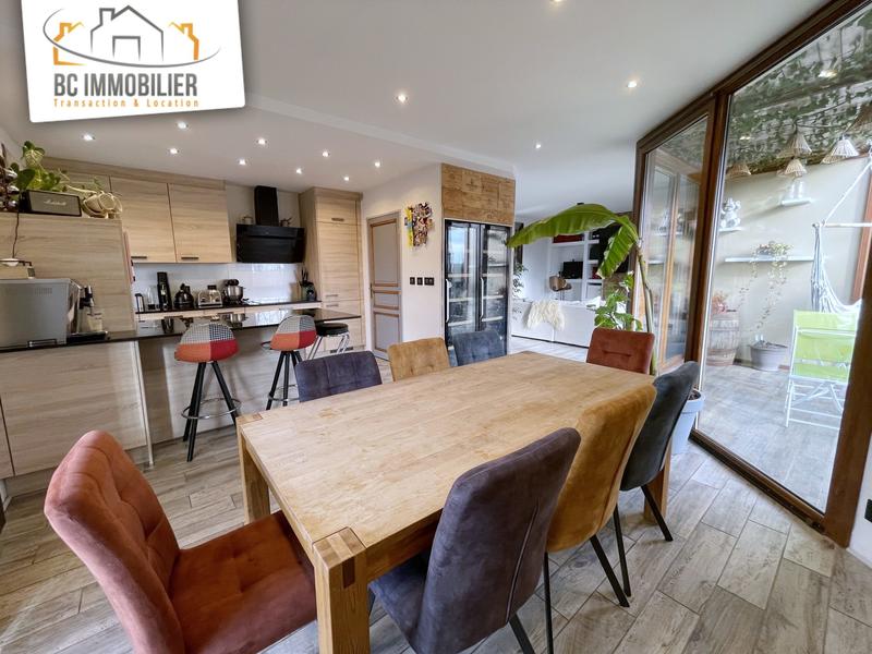 Appartement - 144 m² - 6 pièces