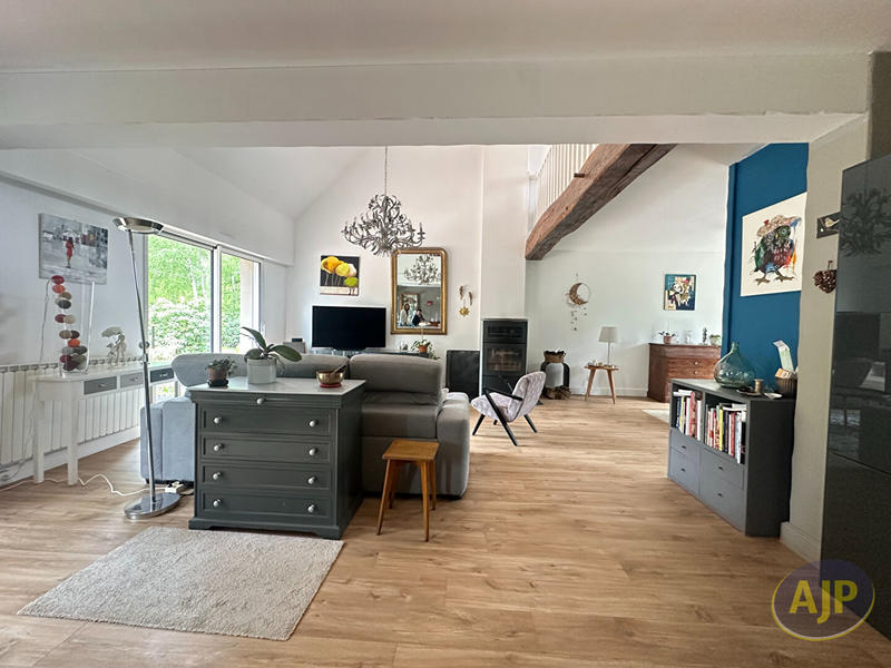 Maison - 180 m² - 8 pièces