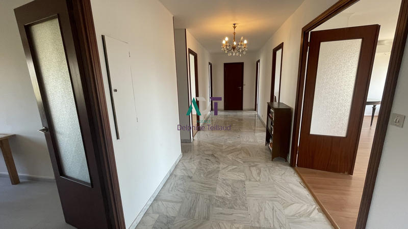 Appartement - 110 m² - 5 pièces