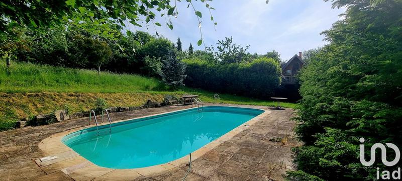 Maison - 245 m² - 8 pièces