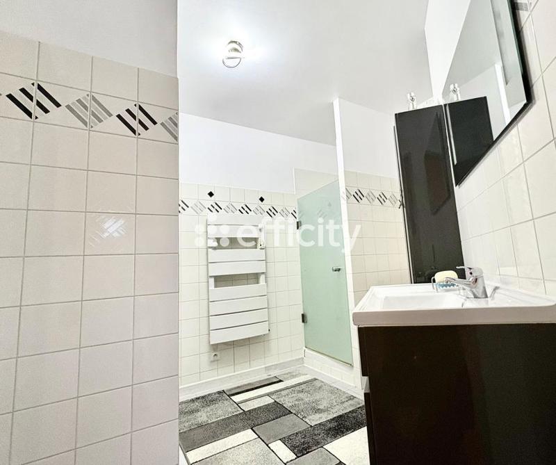 Maison - 205 m² - 7 pièces