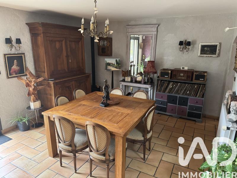 Maison - 210 m² - 7 pièces