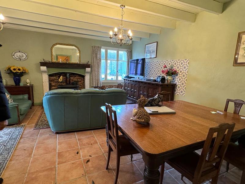 Maison - 280 m² - 7 pièces