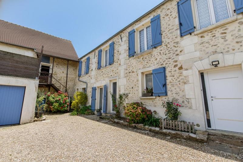 Maison - 210 m² - 9 pièces