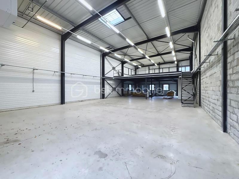 Local d'activité / Entrepôt - 341 m²