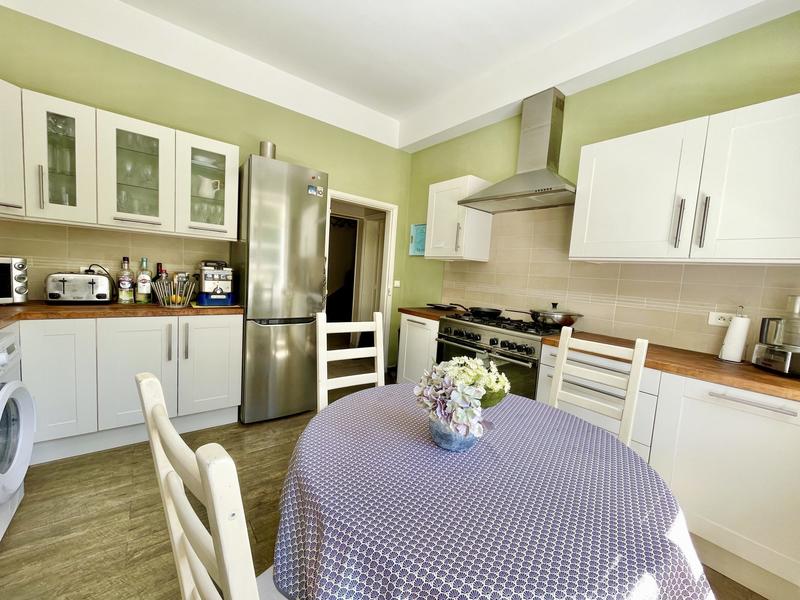 Maison traditionnelle - 236 m² - 9 pièces