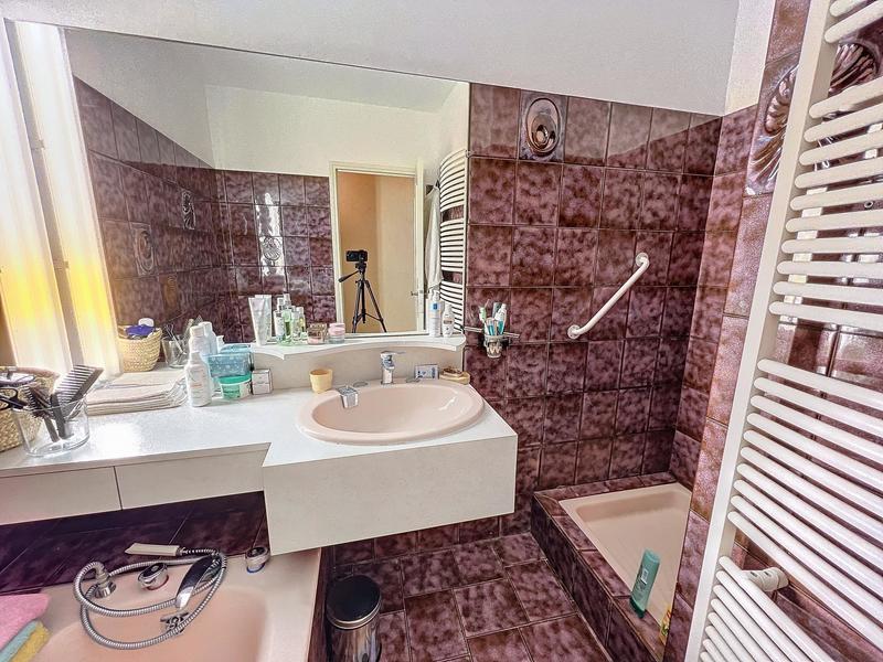 Maison - 190 m² - 10 pièces