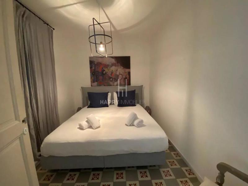 Mas - 242 m² - 8 pièces