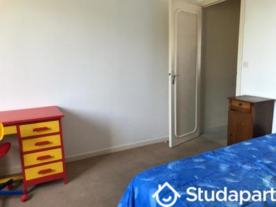 Chambre - 13 m² - 1 pièce