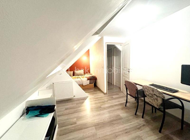 Maison traditionnelle - 183 m² - 7 pièces