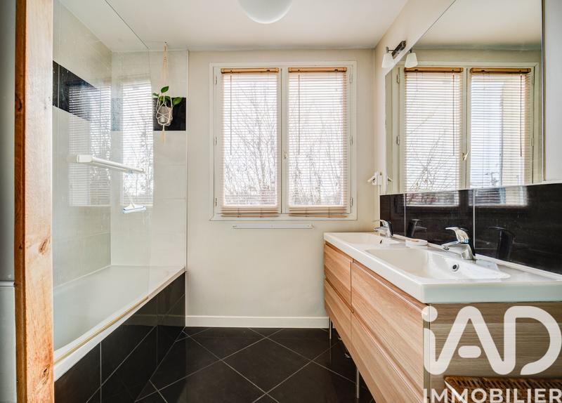 Maison - 102 m² - 5 pièces