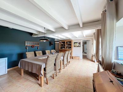 Maison - 400 m² - 12 pièces
