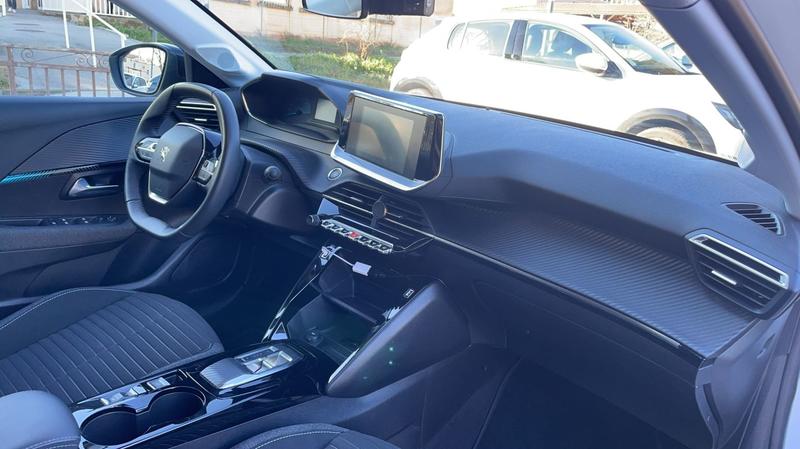 Peugeot E-208 100 kWh 136 Style