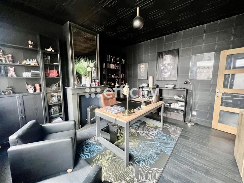 Maison - 247 m² - 10 pièces