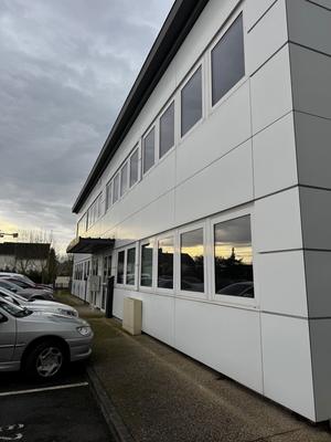 Bureau - 106 m² - 1 pièce