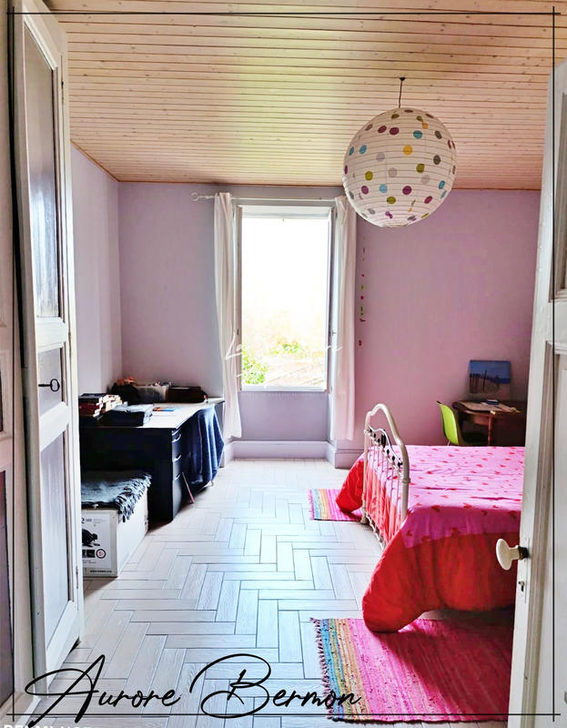 Propriété - 253 m² - 5 pièces