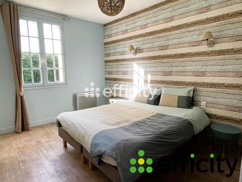 Maison de village - 360 m² - 10 pièces