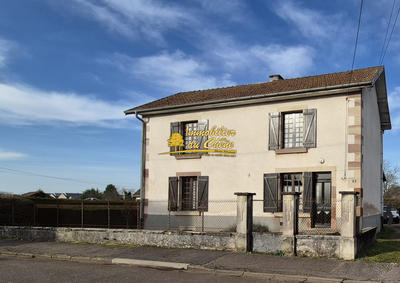 Maison - 99 m² - 5 pièces