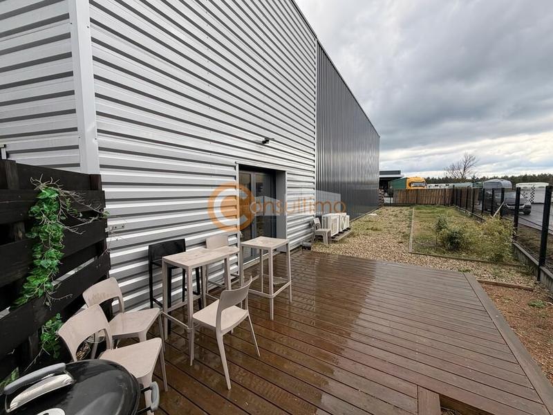 Local d'activité / Entrepôt - 750 m²
