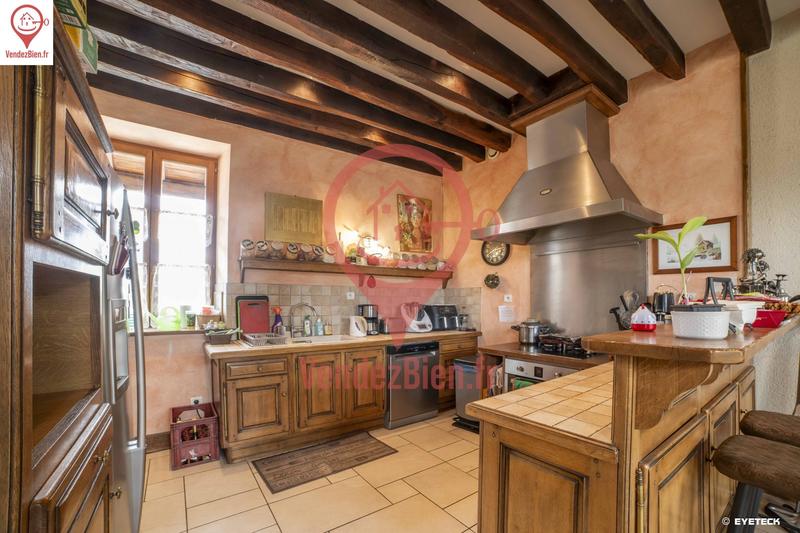 Maison - 240 m² - 9 pièces