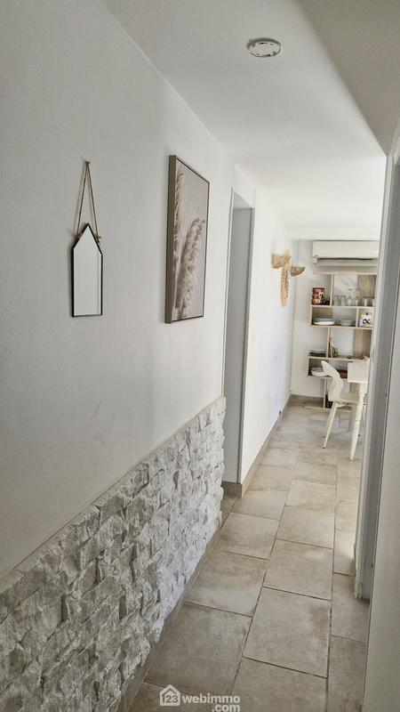 Maison - 250 m² - 11 pièces