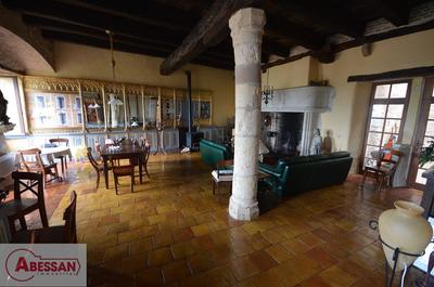 Maison - 460 m² - 11 pièces