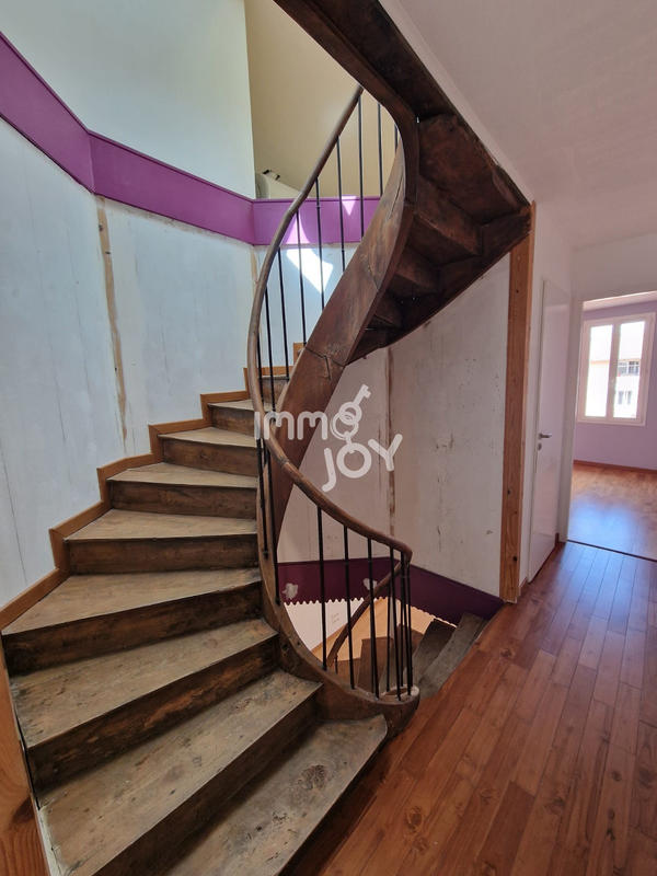 Maison - 159 m² - 5 pièces